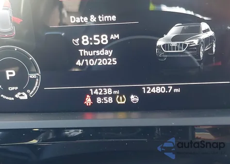 2019 Audi E-Tron Premium Plus из США, поврежденный, VIN WA1VAAGE2KB021539